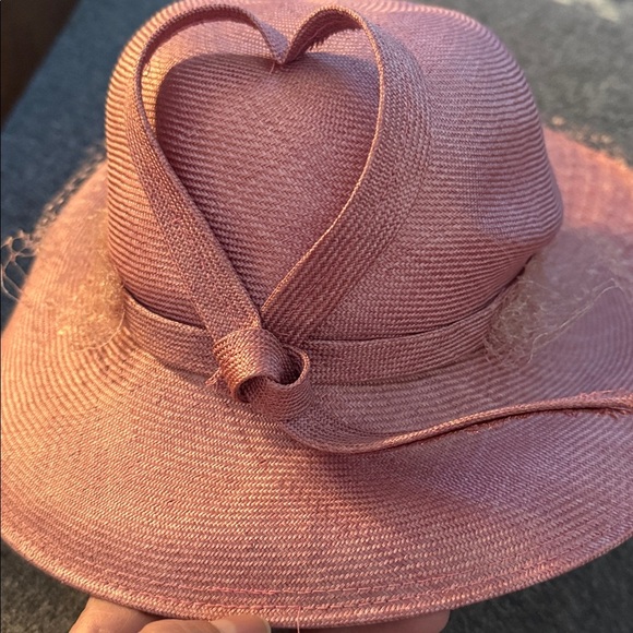 Vintage Lilly Daché DEBS Pink Wide-Brim hat with netting. 21” circumference - Picture 2 of 7